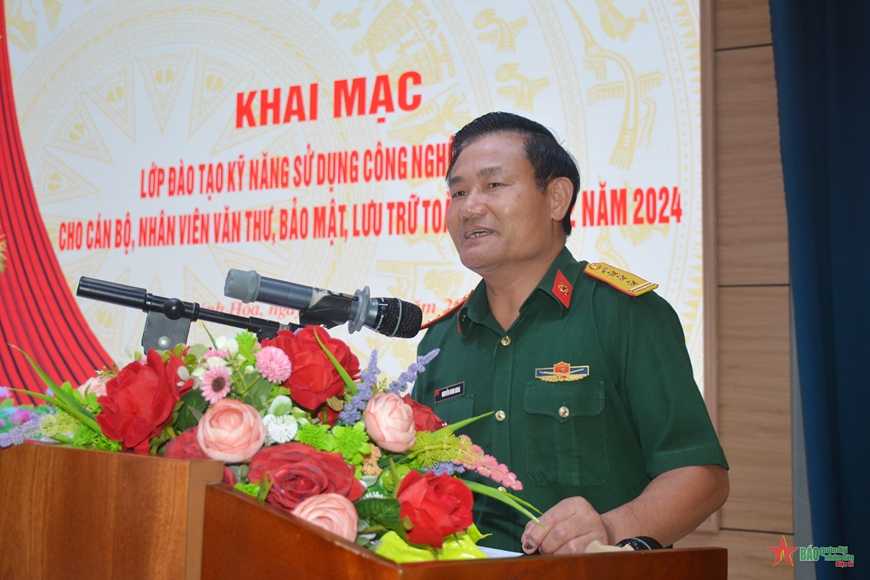 Toàn quân nâng cao kỹ năng sử dụng công nghệ thông tin