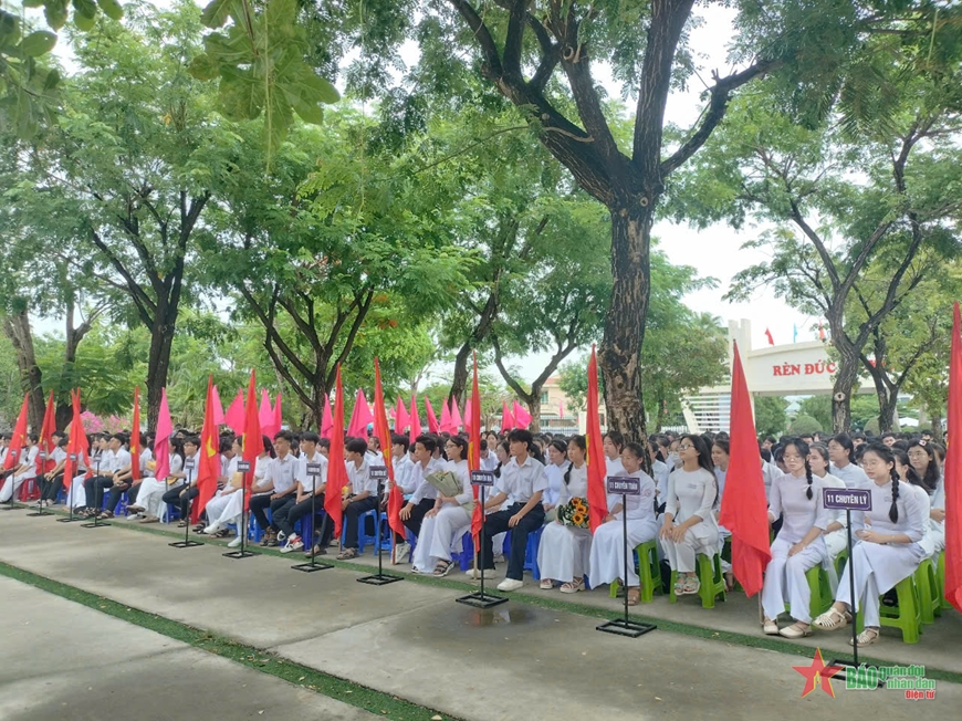 Học sinh cả nước vui đón năm học mới 2024-2025