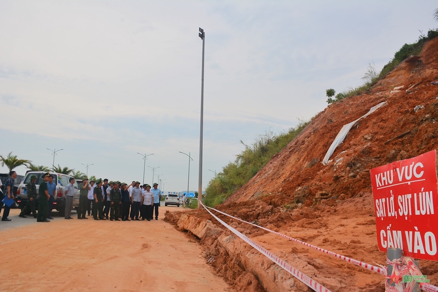 Quảng Ninh kiên quyết đưa dân từ lồng bè trên biển về đất liền tránh bão số 3