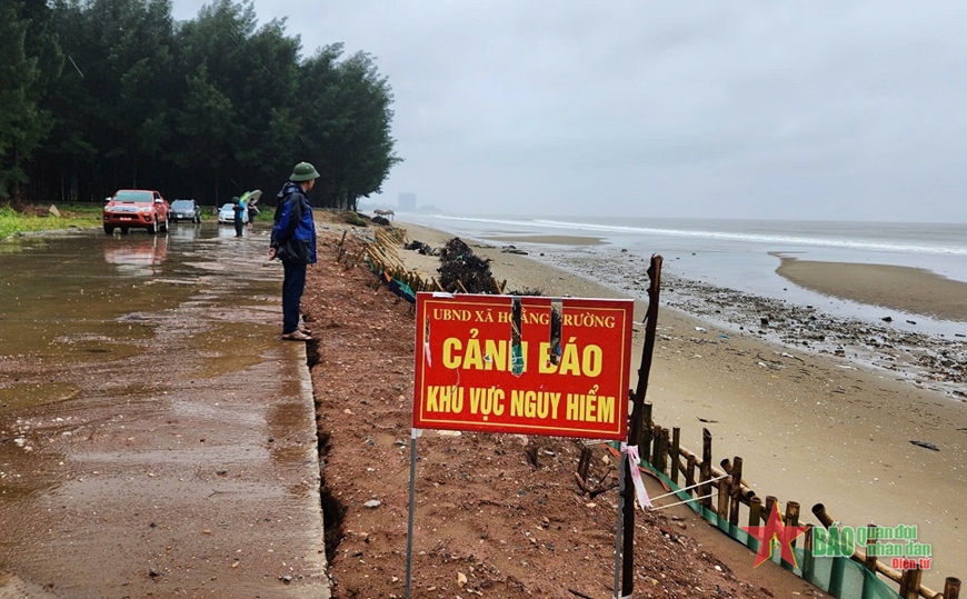 Lãnh đạo Bộ Nông nghiệp và Phát triển nông thôn chỉ đạo ứng phó bão số 3 tại Thanh Hóa