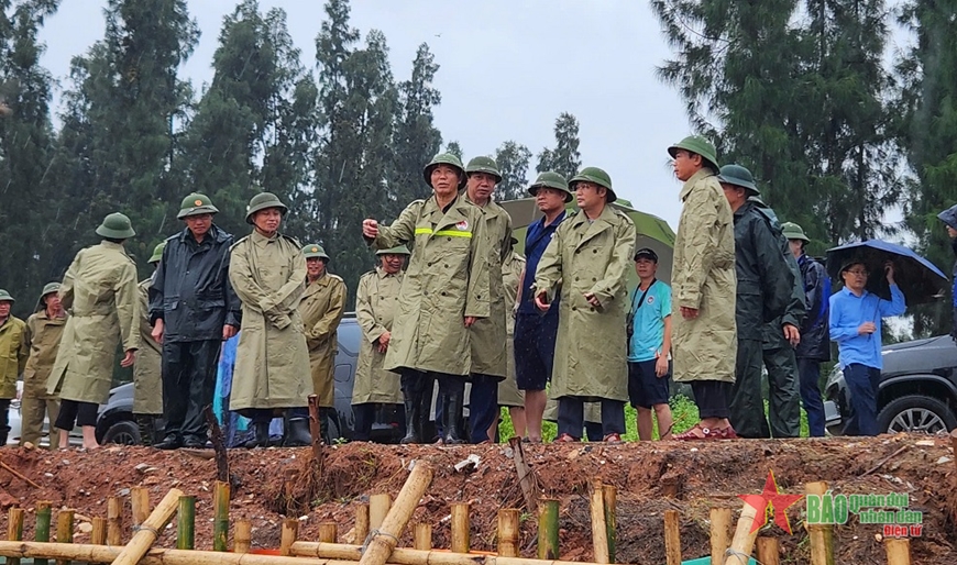 Lãnh đạo Bộ Nông nghiệp và Phát triển nông thôn chỉ đạo ứng phó bão số 3 tại Thanh Hóa