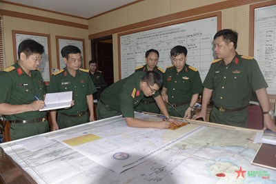 Gallery - Ứng phó bão số 3: Trắng đêm theo dõi hung thần Yagi