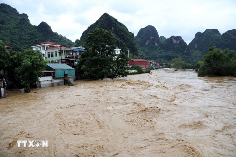 Thời tiết hôm nay (9-9): Hoàn lưu của bão có thể gây mưa lớn; cảnh báo lũ quét, sạt lở tại vùng núi phía Bắc