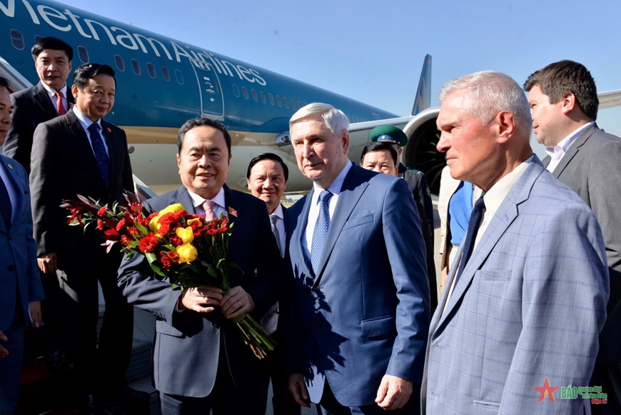 Chủ tịch Quốc hội Trần Thanh Mẫn đến Moscow, bắt đầu thăm chính thức Liên bang Nga