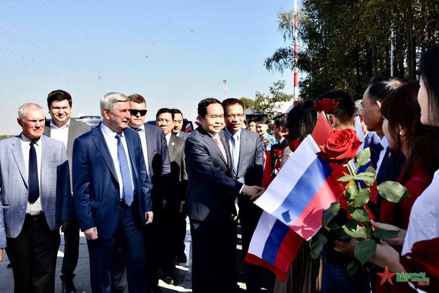 Chủ tịch Quốc hội Trần Thanh Mẫn đến Moscow, bắt đầu thăm chính thức Liên bang Nga

