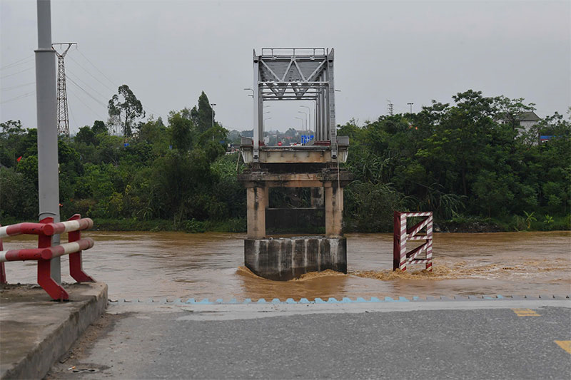 Phút thoát chết thần kỳ của 3 nạn nhân vụ sập cầu Phong Châu