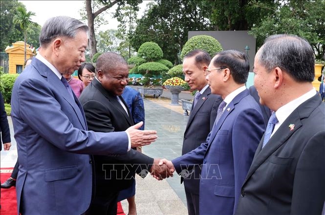 Tổng Bí thư, Chủ tịch nước Tô Lâm chủ trì Lễ đón chính thức Tổng thống Mozambique