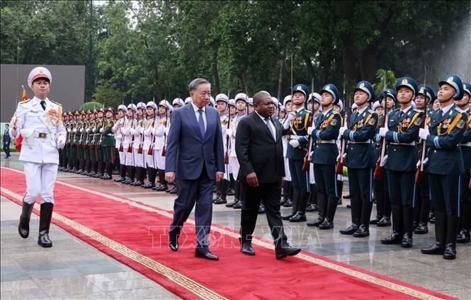 Tổng Bí thư, Chủ tịch nước Tô Lâm chủ trì Lễ đón chính thức Tổng thống Mozambique