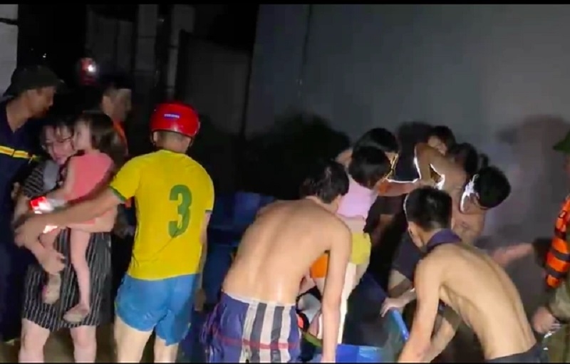 Thái Nguyên: Nước lũ dâng cao, di dời khẩn cấp hàng trăm hộ dân trong đêm