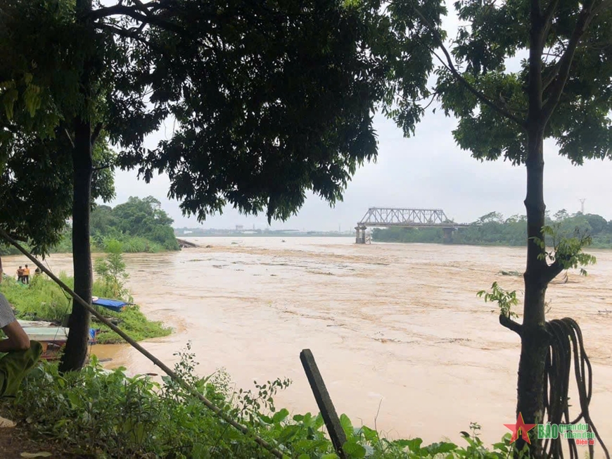 Sập cầu Phong Châu tỉnh Phú Thọ