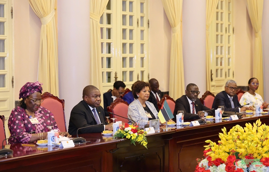 Tổng Bí thư, Chủ tịch nước Tô Lâm gặp riêng và hội đàm với Tổng thống Mozambique