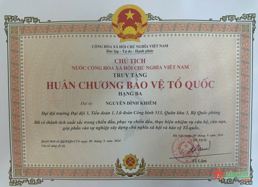 Chủ tịch nước truy tặng Đại úy Nguyễn Đình Khiêm Huân chương Bảo vệ Tổ quốc hạng Ba