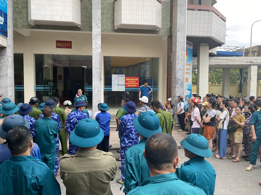 Đoàn Trinh sát số 1 (Bộ tư lệnh Cảnh sát biển) tham gia khắc phục hậu quả sau bão tại TP Hải Phòng
