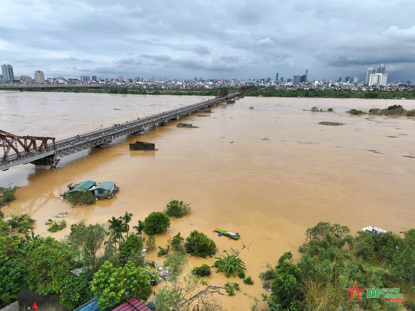 Thời tiết đêm 10-9: Bắc Bộ, Hòa Bình, Thanh Hóa có mưa to và dông