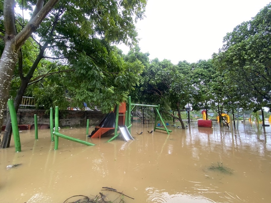 Mực nước sông Hồng tại Hà Nội lên nhanh
