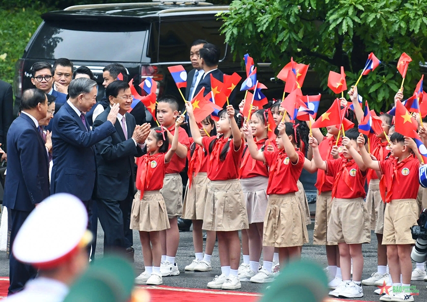 View - 	Tổng Bí thư, Chủ tịch nước Tô Lâm đón Tổng Bí thư, Chủ tịch nước Lào