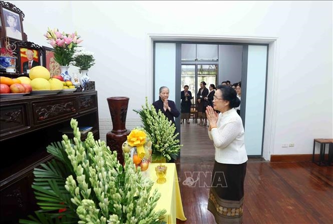 Phu nhân Tổng Bí thư, Chủ tịch nước Lào thăm Phu nhân Tổng Bí thư Nguyễn Phú Trọng