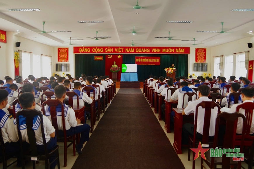 Lữ đoàn 962 (Quân khu 9): Học tập các chuyên đề pháp luật năm 2024