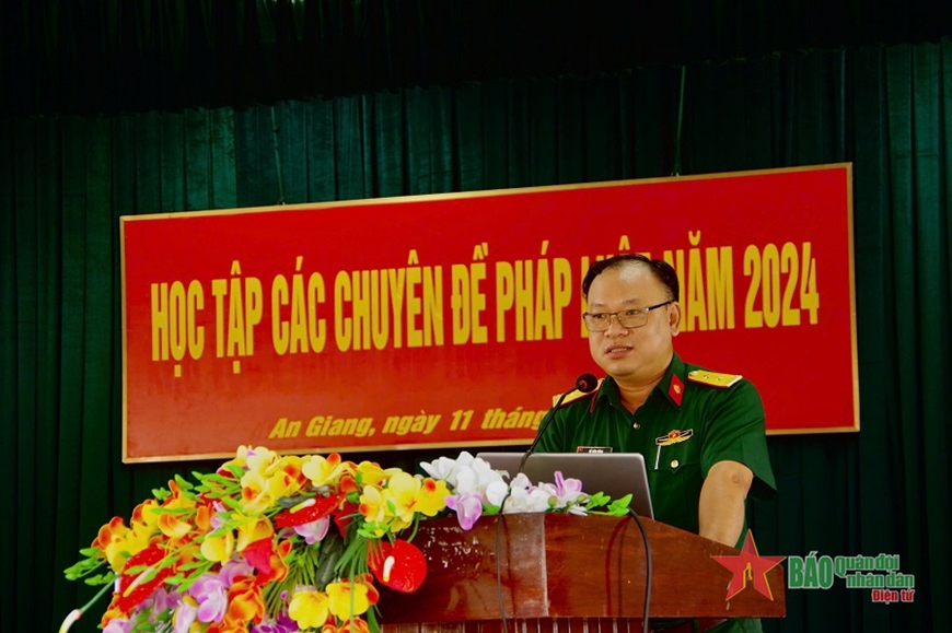 Lữ đoàn 962 (Quân khu 9): Học tập các chuyên đề pháp luật năm 2024 Lữ đoàn 962 (Quân khu 9): Học tập các chuyên đề pháp luật năm 2024