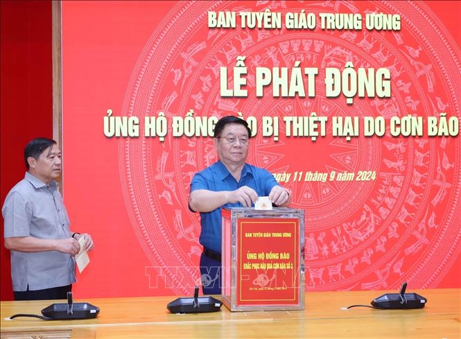 Ban Tuyên giáo Trung ương ủng hộ đồng bào bị thiệt hại do cơn bão số 3