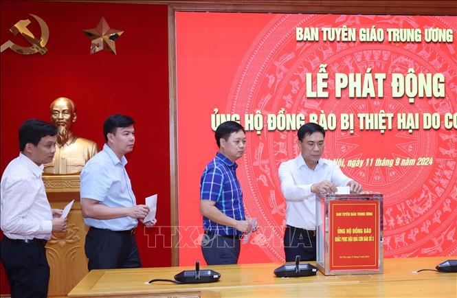 Ban Tuyên giáo Trung ương ủng hộ đồng bào bị thiệt hại do cơn bão số 3