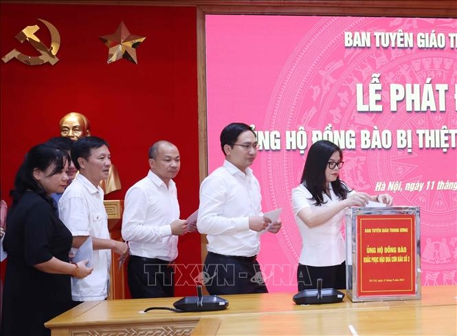 Ban Tuyên giáo Trung ương ủng hộ đồng bào bị thiệt hại do cơn bão số 3