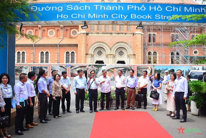Ban Tuyên giáo Trung ương làm việc với Thành ủy TP Hồ Chí Minh về hoạt động xuất bản