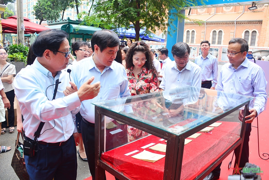 Ban Tuyên giáo Trung ương làm việc với Thành ủy TP Hồ Chí Minh về hoạt động xuất bản