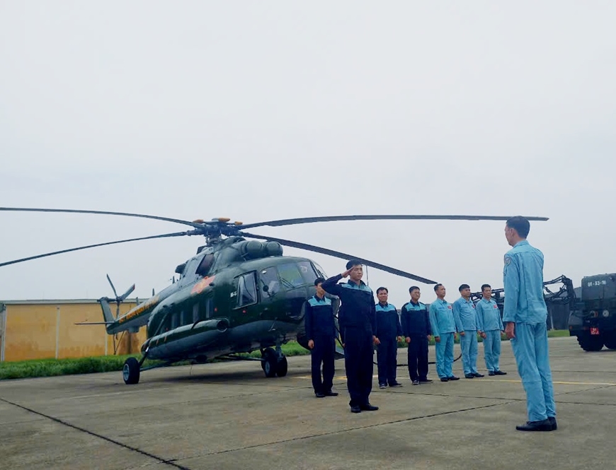 Sẵn sàng các phương án bay tìm kiếm, cứu hộ, cứu nạn và viện trợ nhân dân vùng lũ