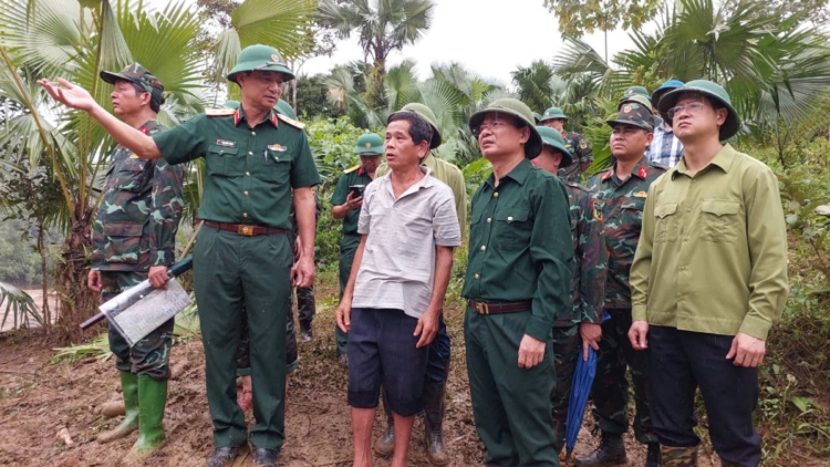 Quân khu 2: Mở đường độc đạo vào cứu dân tại Bảo Yên