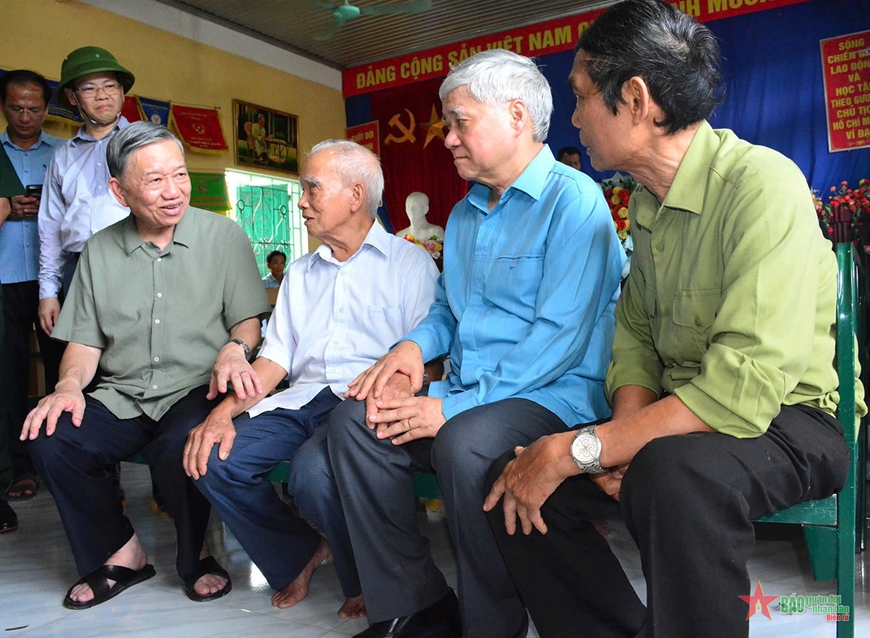Tổng Bí thư, Chủ tịch nước Tô Lâm kiểm tra công tác phòng, chống lụt bão ở tỉnh Tuyên Quang