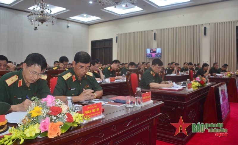 Các đại biểu tham dự hội nghị.