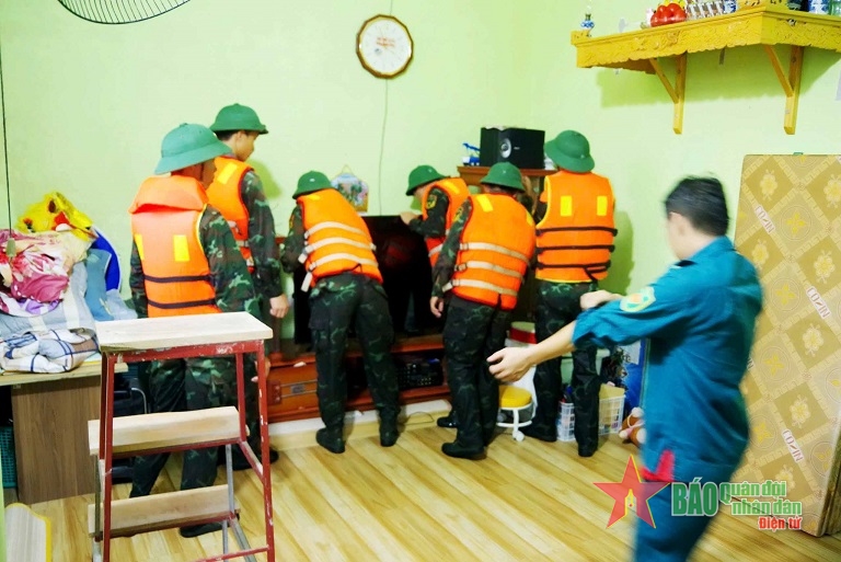 Lữ đo&agrave;n 368 sơ t&aacute;n nh&acirc;n d&acirc;n đến vị tr&iacute; an to&agrave;n