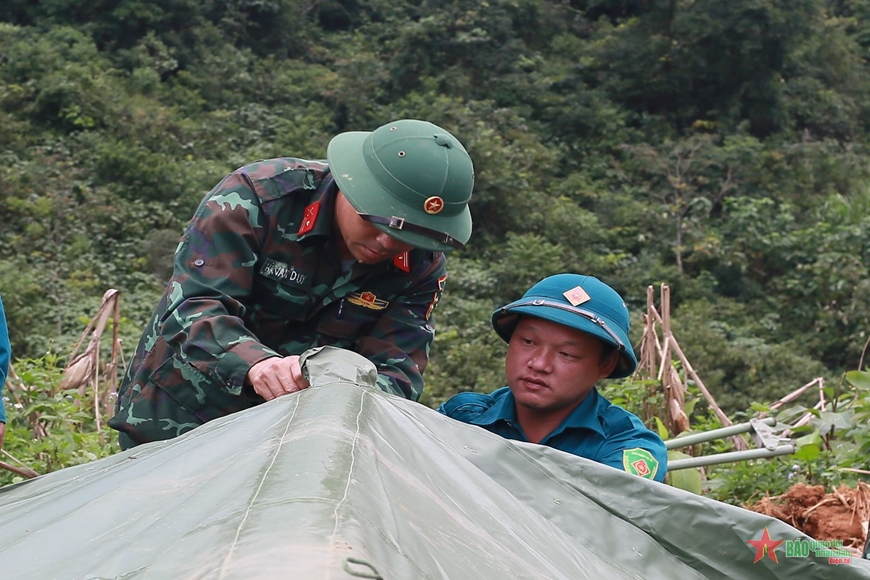 Việc đảm bảo nơi ăn, chốn ở tạm thời của người dân bằng nhà bạt được coi là lựa chọn hợp lý khi số lượng gia đình mất nhà tại các điểm sạt lở ở huyện Nguyên Bình là khá lớn và cần thời gian để khôi phục nơi ở kiên cố.