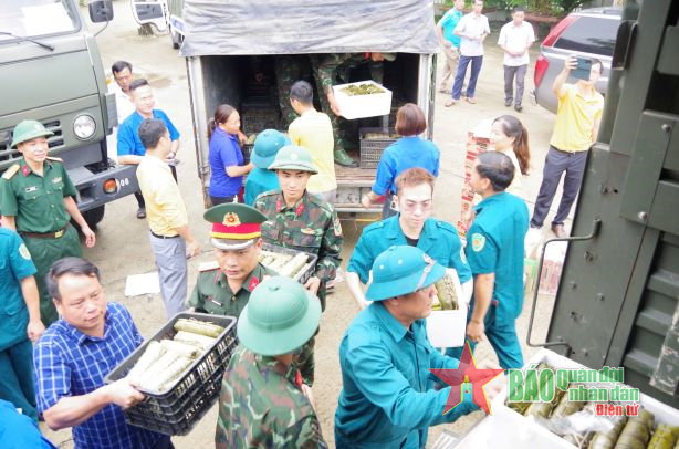 LLVT huyện Thanh Chương (Nghệ An) chung sức ủng hộ đồng bào bị thiệt hại do bão số 3