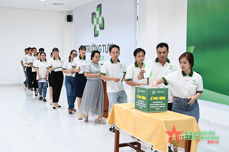 Tập đoàn Trường Tươi hỗ trợ đồng bào vùng bão, lũ 2 tỷ đồng