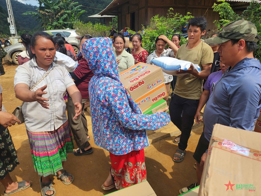 Triệu trái tim hướng về đồng bào vùng lũ Nguyên Bình