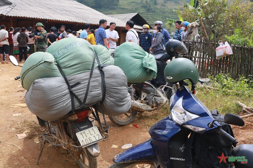 Triệu trái tim hướng về đồng bào vùng lũ Nguyên Bình