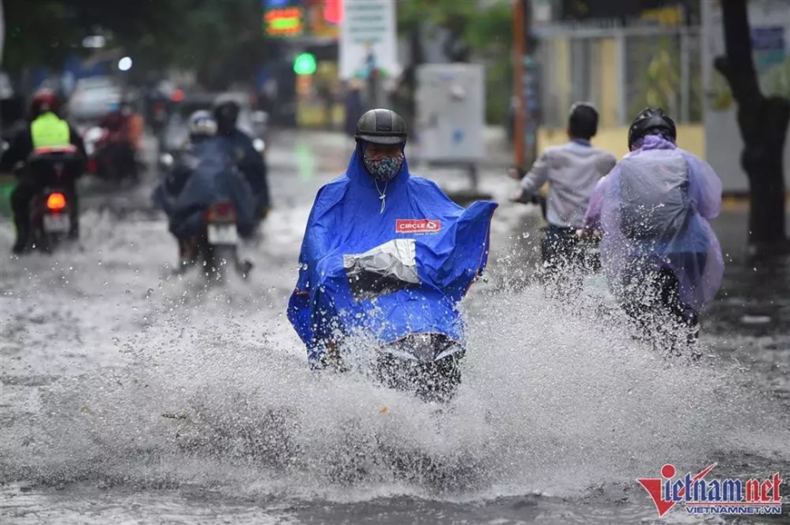 Thời tiết hôm nay (17-9): Các khu vực trên cả nước có mưa rào và dông