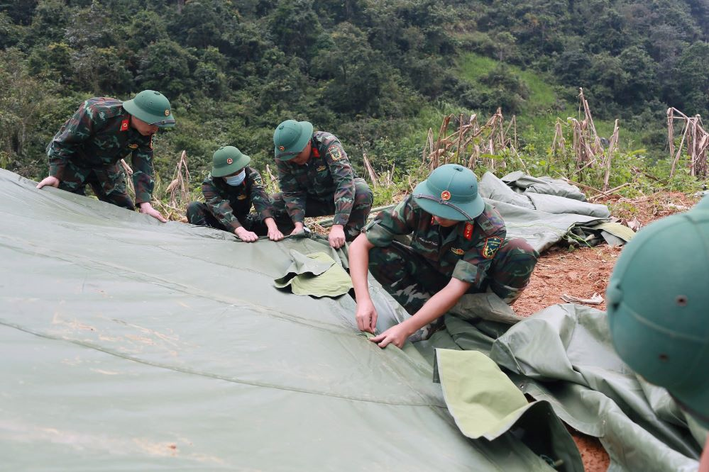 Bám địa bàn, hỗ trợ đồng bào sớm ổn định cuộc sống