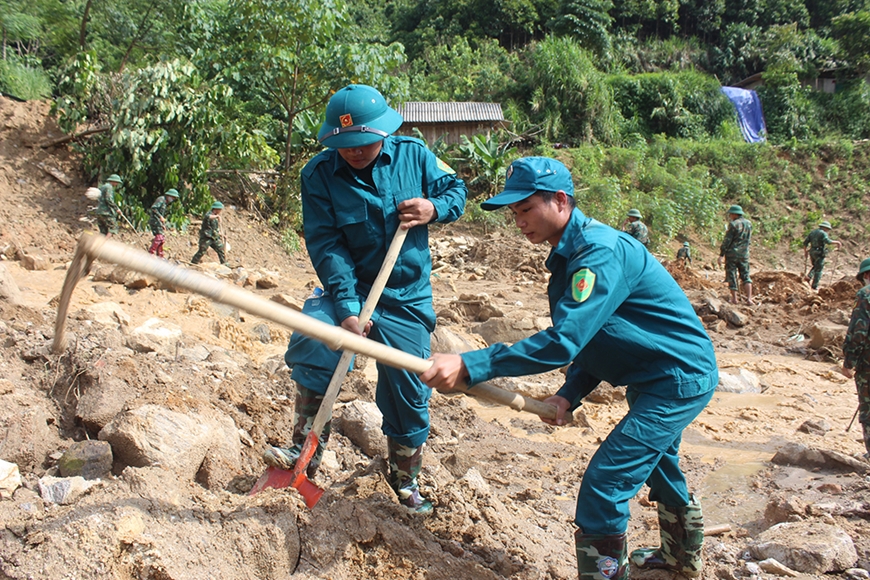 Dân gặp khó, có dân quân