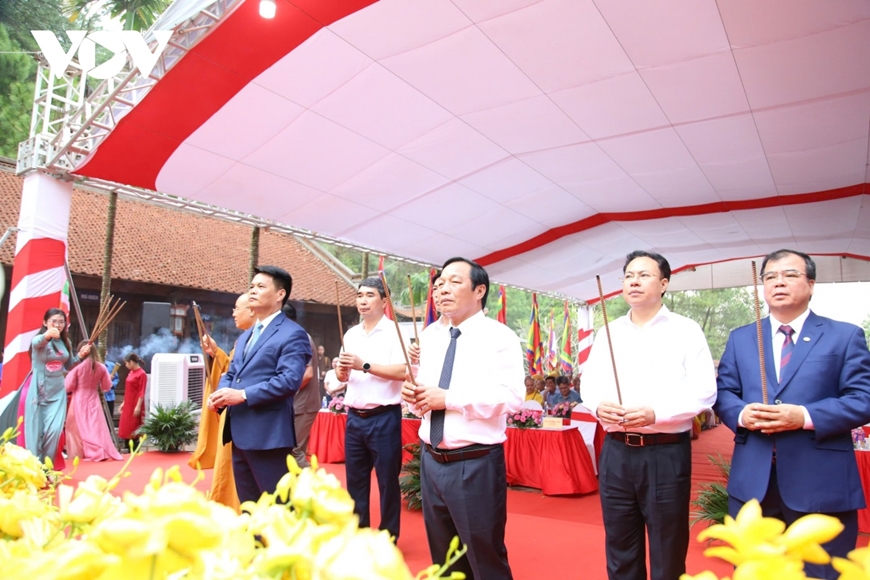 Dâng hương tưởng niệm 582 năm Ngày mất Nguyễn Trãi tại khu di tích Côn Sơn
