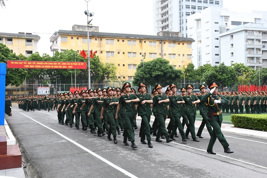 Thượng tướng Nguyễn Văn Nghĩa dự Lễ khai giảng năm học mới tại Học viện Kỹ thuật Quân sự