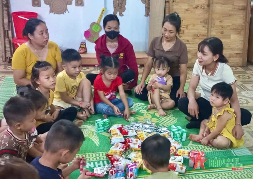 “Trăng khuyết” ở Làng Nủ