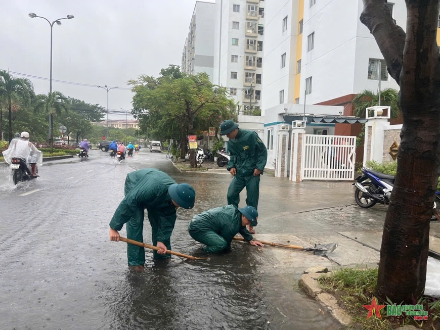 Đà Nẵng: Mưa lớn gây ngập nhiều đoạn đường, khu vực dân cư, học sinh nghỉ học từ chiều 18-9