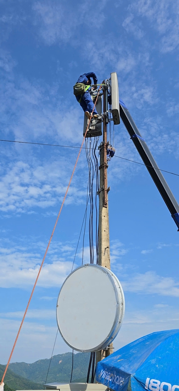 VNPT khởi công lắp đặt trạm phát sóng di động tại địa điểm mới cho bà con tại Làng Nủ