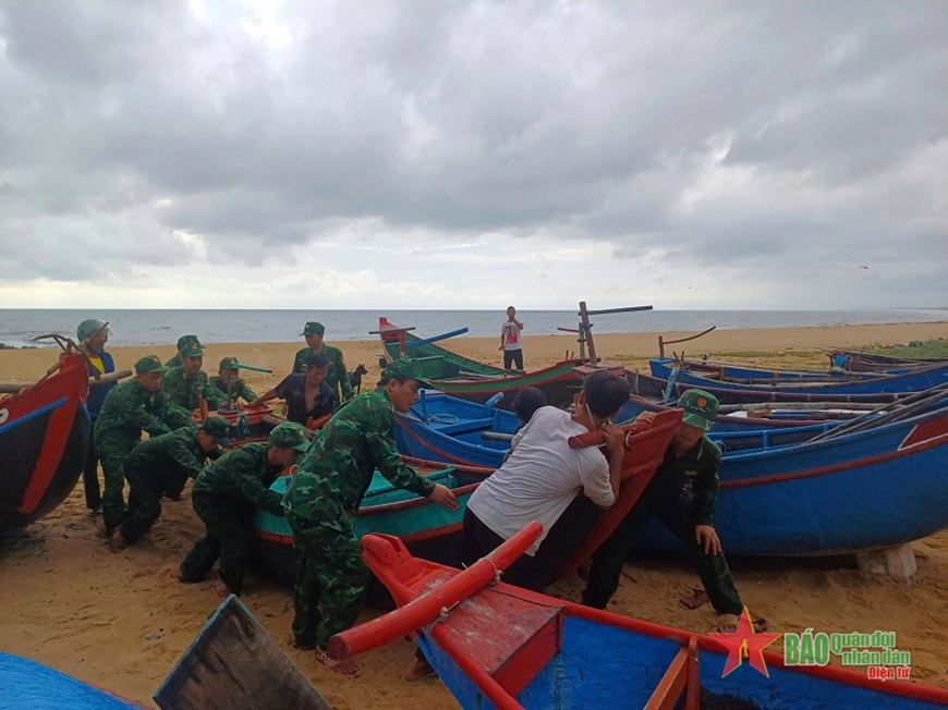 Quảng Bình: Mưa lớn gây ngập lụt, chia cắt một số tuyến đường ở huyện biên giới Minh Hóa