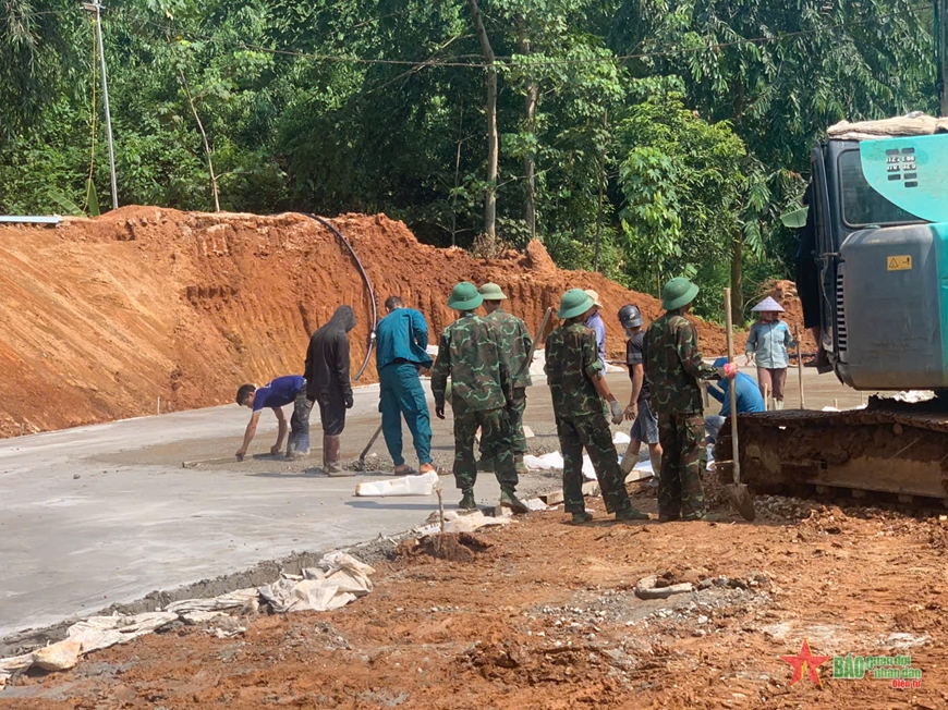 Lào Cai: Hoàn thành 25 căn nhà tạm cho bà con trong thôn Làng Nủ vào ngày 21-9