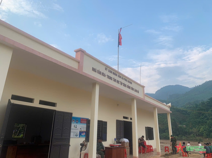 Lào Cai: Hoàn thành 25 căn nhà tạm cho bà con trong thôn Làng Nủ vào ngày 21-9