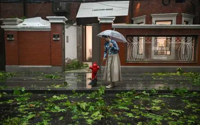 Trung Quốc: Hàng trăm nghìn người ở Thượng Hải sơ tán do lo ngại ảnh hưởng của bão Pulasan

